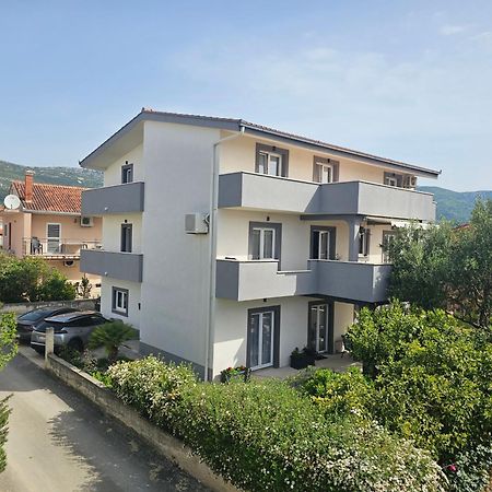 Apartmani Dianna Kaštela 外观 照片